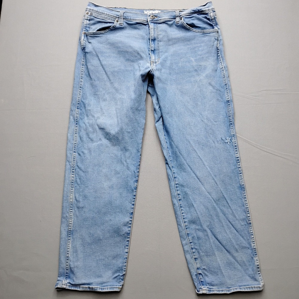 Wrangler Mens Relaxed Fit Light Wash Denim Jeans 40x32 Blue 1855598